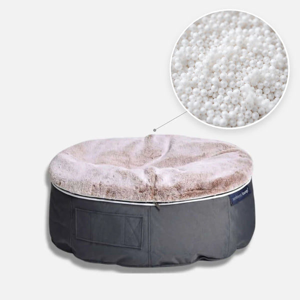 Hundeseng Supernova Cappuccino S med detalj av perlefyll i sirkel